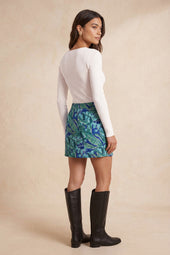 Top Grand Cœur Blanc Innocent sur Olivia, mannequin taille 36 #taille Olivia porte une taille 36