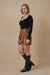 Jupe Divine Top Coeur Bois Sauvage sur Lou, mannequin taille 42 #taille Lou porte une taille 42