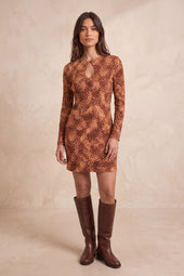 Robe Bianca Bois Sauvage sur Olivia, mannequin taille 36 #taille Olivia porte une taille 36