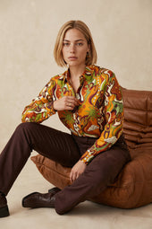 Chemisier Cosmic Love sur Lou, mannequin taille 42 #taille Lou porte une taille 42