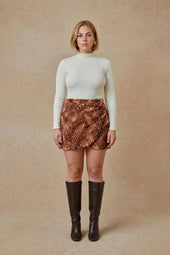 Col Montant Écru sur Lou, mannequin taille 42 #taille Lou porte une taille 42