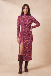 Robe Allure Escale à Java sur Olivia, mannequin taille 36 #taille Olivia porte une taille 36
