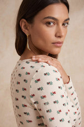 T-shirt Paresseux Fleur des Bois sur Olivia, mannequin taille 36 #taille Olivia porte une taille 36