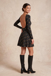 Robe Dolly Jardin Brodé sur Olivia, mannequin taille 36 #taille Olivia porte une taille 36