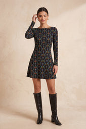 Robe Dolly Jardin Brodé sur Olivia, mannequin taille 36 #taille Olivia porte une taille 36