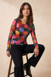Top Alluria Midnight sur Olivia, mannequin taille 36 #taille Olivia porte une taille 36