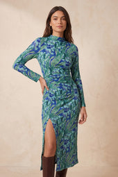 Robe Allure Myrtille sur Olivia, mannequin taille 36 #taille Olivia porte une taille 36