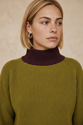 Pull Audacieuse Olive sur Lou, mannequin taille 42 #taille Lou porte une taille 42