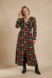 Robe Musa Rose des Nuits sur Lou, mannequin taille 42 #taille Lou porte une taille 42
