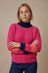 Pull Audacieuse Rosewood sur Lou, mannequin taille 42 #taille Lou porte une taille 42