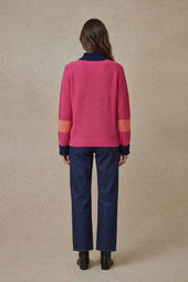 Pull Audacieuse Rosewood sur Olivia, mannequin taille 36 #taille Olivia porte une taille 36
