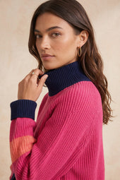 Pull Audacieuse Rosewood sur Olivia, mannequin taille 36 #taille Olivia porte une taille 36